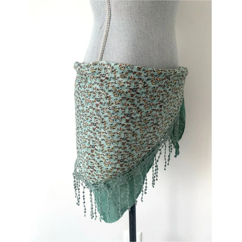 VTG Crochet Trims Triangle Scarf Floral Prints & Sage Green Cottage Boho Garden